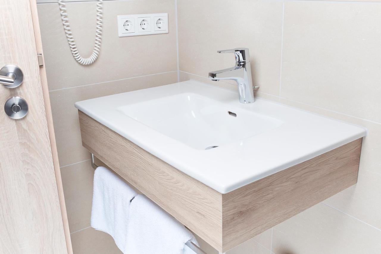 Hotel Alpha Nuremberg Bagian luar foto
