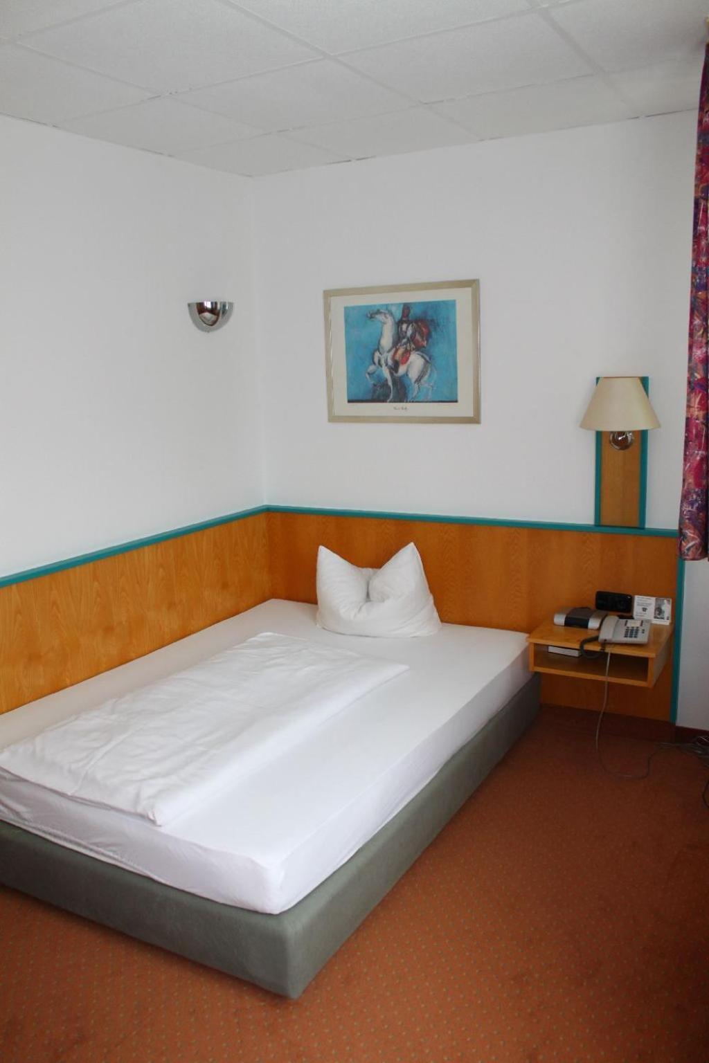 Hotel Alpha Nuremberg Ruang foto
