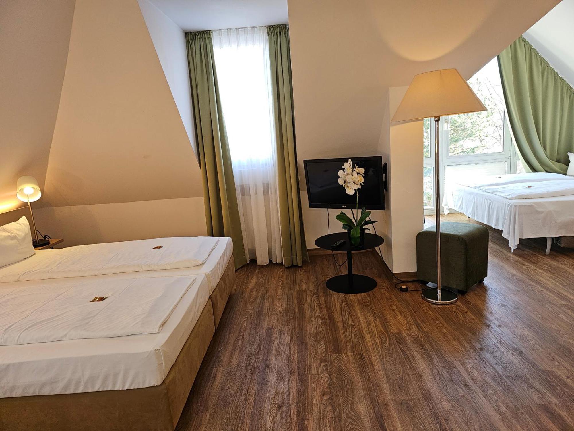 Hotel Alpha Nuremberg Bagian luar foto