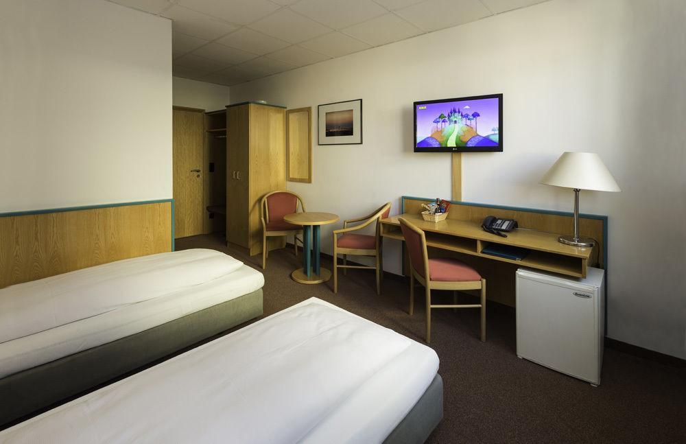 Hotel Alpha Nuremberg Bagian luar foto