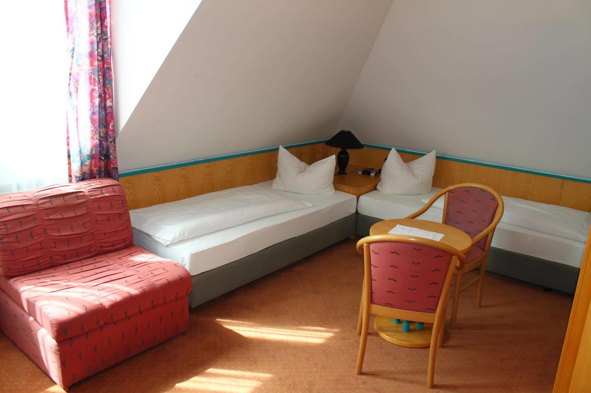 Hotel Alpha Nuremberg Bagian luar foto